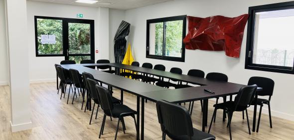 Salle de réunion pour 20 personnes assises à louer à La Chapelle-sur-Erdre
